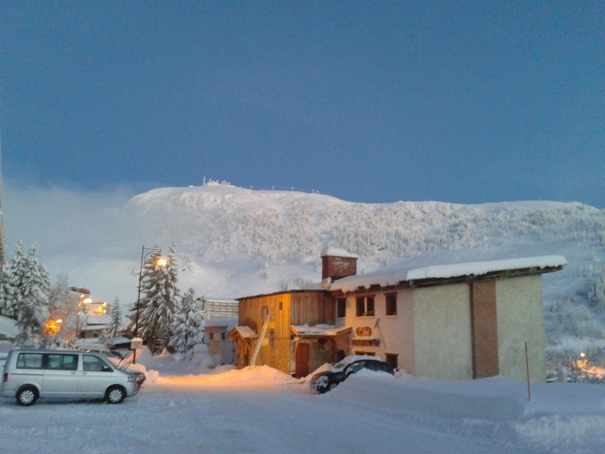 Etape De Fanfoue Hotel Chamrousse Exterior photo